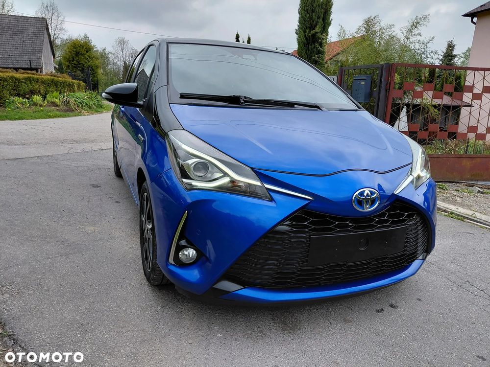 Toyota Yaris Hybrid 100 Selection Platinum - 37