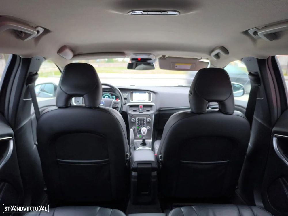 Volvo V40 D2 Momentum - 31