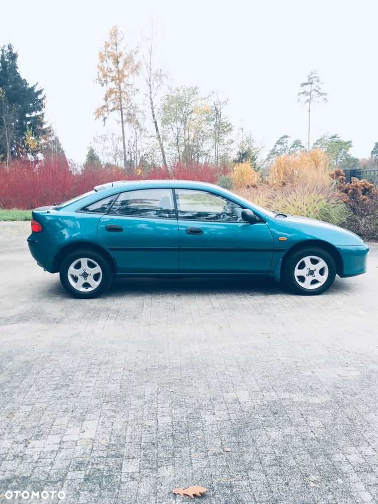 Mazda 323F - 2