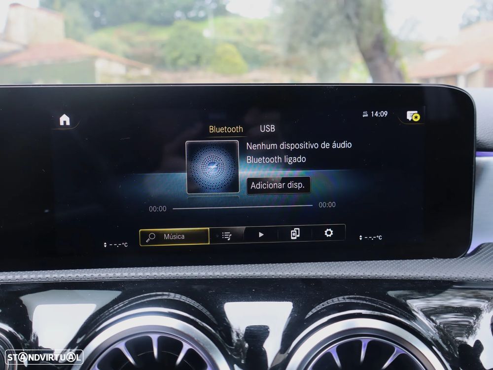 Mercedes-Benz A 250 e AMG Line - 22