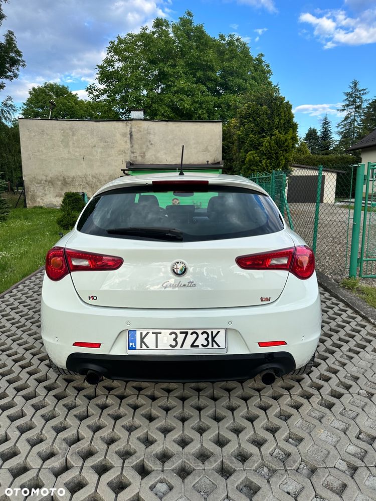 Alfa Romeo Giulietta 2.0 JTDM 16V - 5