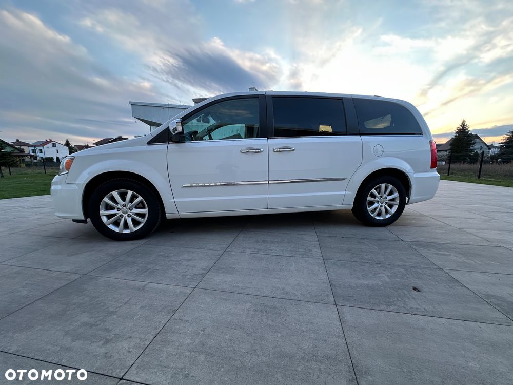 Chrysler Town & Country 3.6 Limited - 6