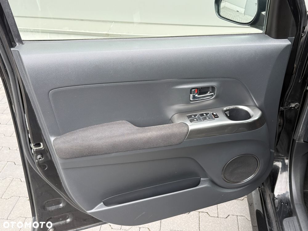 Daihatsu Materia - 9