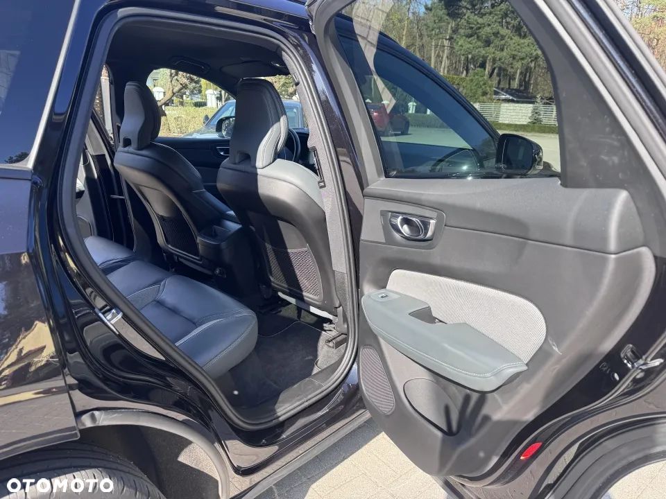 Volvo XC 60 D4 R-Design - 12