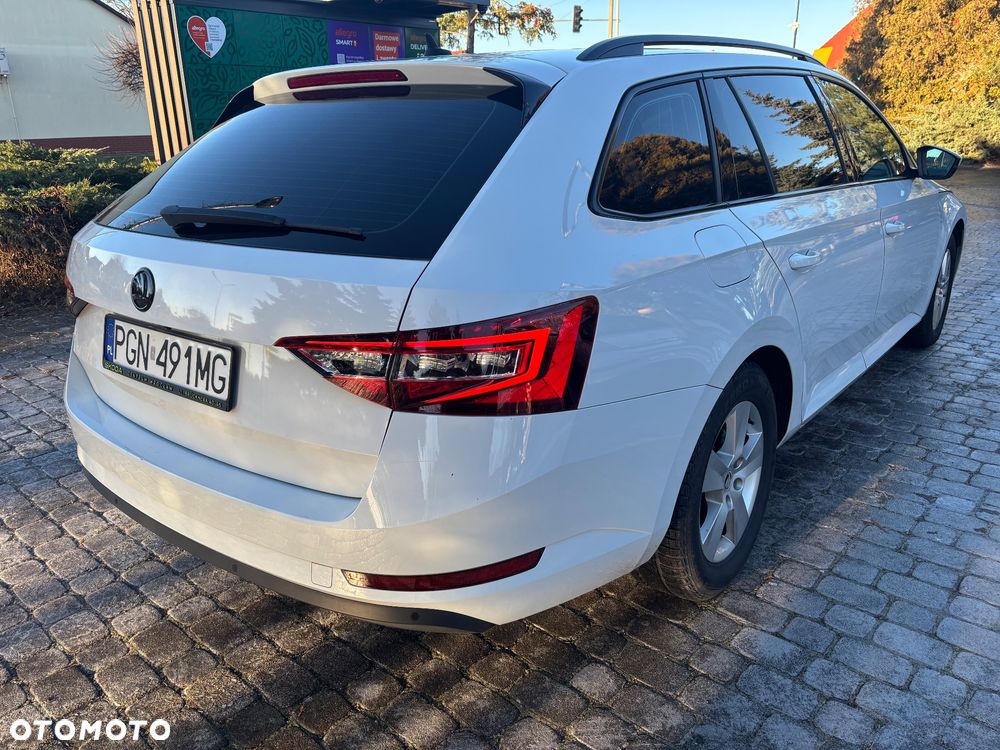 Skoda Superb 2.0 TDI DSG Style - 25
