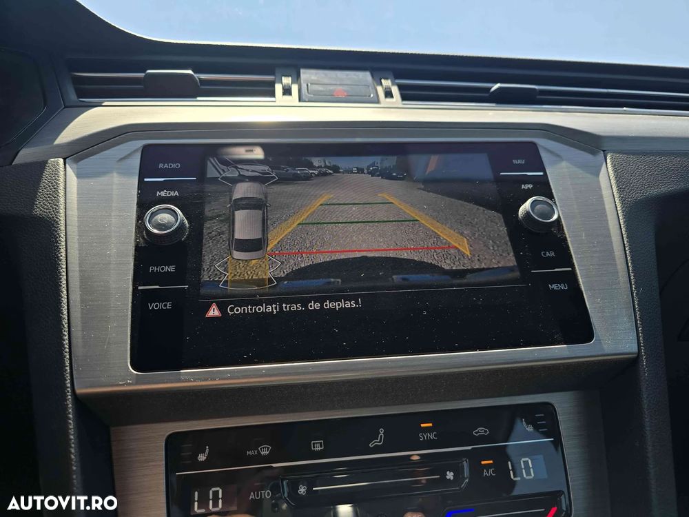 Volkswagen Passat - 18