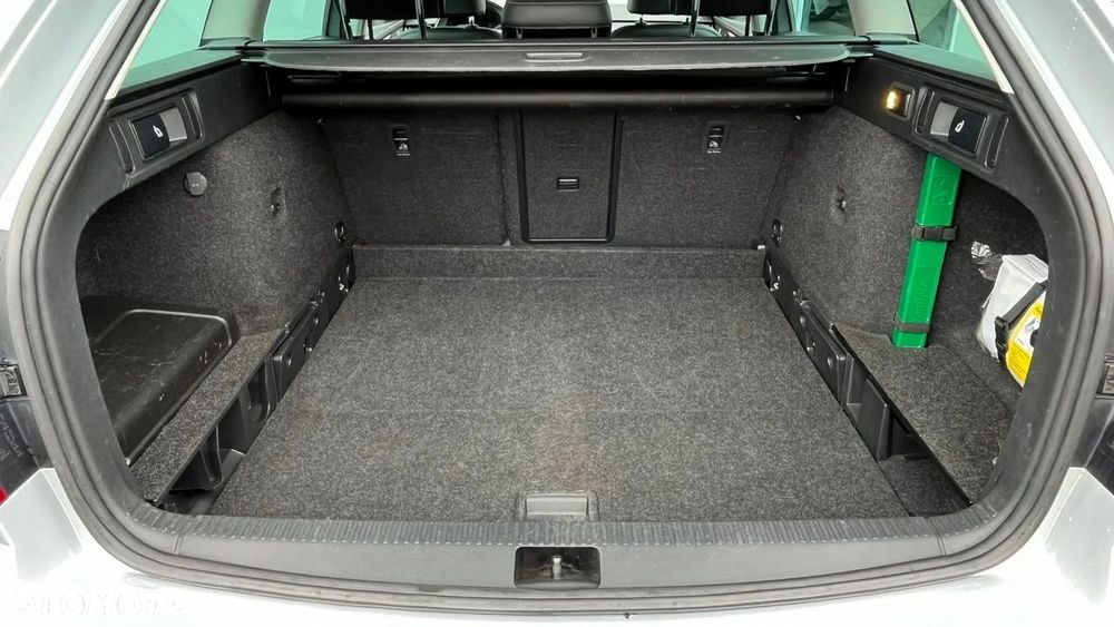 Skoda Octavia Scout 2.0 TDI 4x4 DSG - 13