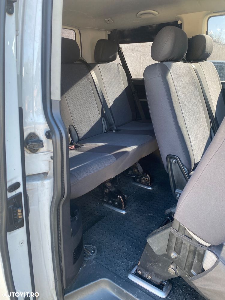 Volkswagen Caravelle - 12