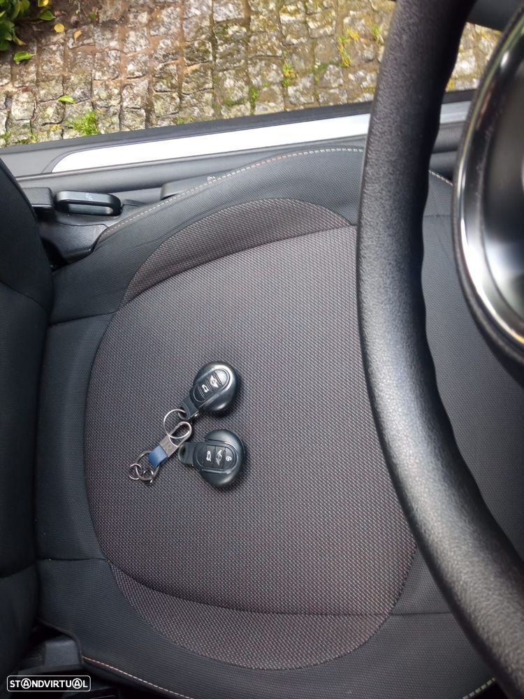 MINI 3 Portas One D - 17