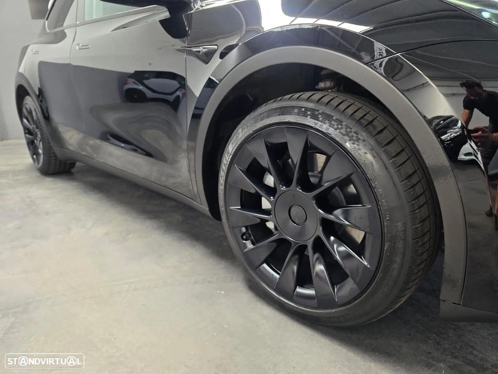 Tesla Model Y Long Range Dual Motor AWD - 4