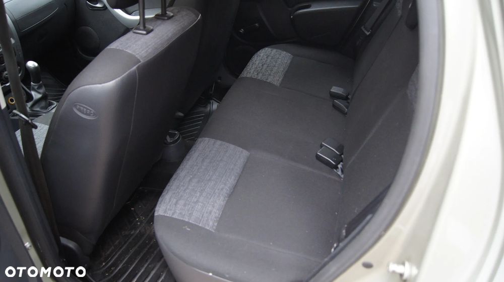 Dacia Duster 1.6 Ambiance - 13