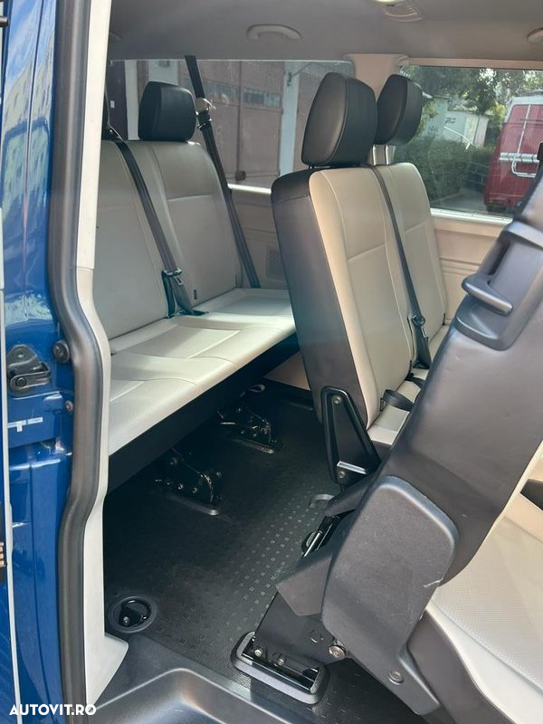 Volkswagen Caravelle - 8