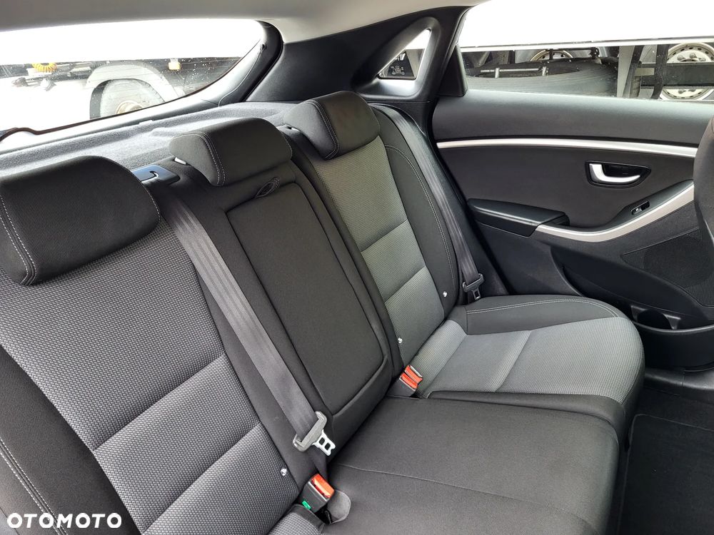 Hyundai i30 1.4 Passion Plus - 28