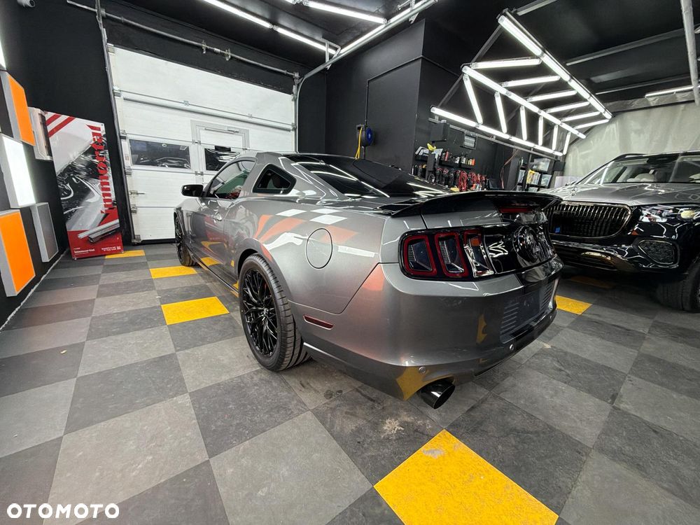 Ford Mustang - 6