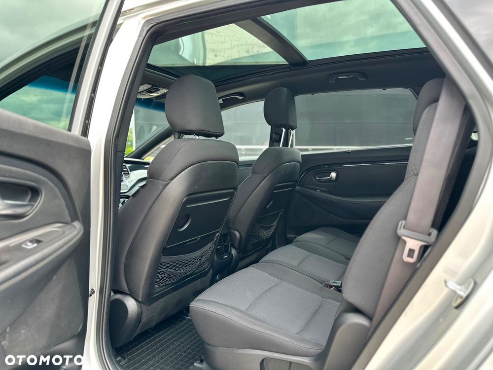 Kia Carens 1.7 CRDi 136 Fifa World Cup Edition - 26