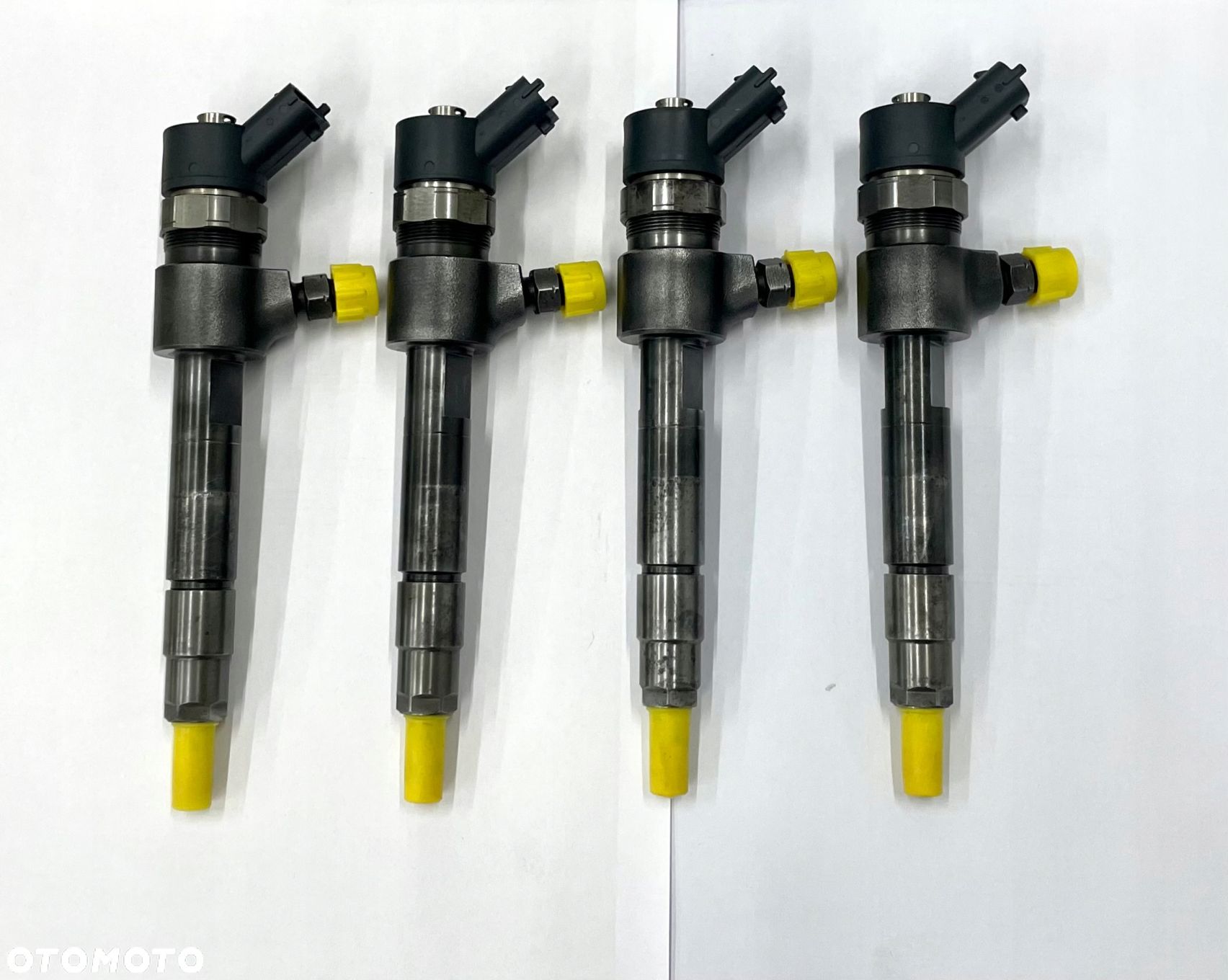 KOMPLET WTRYSKIWACZY 4SZT 0445110165 OPEL SAAB - 1