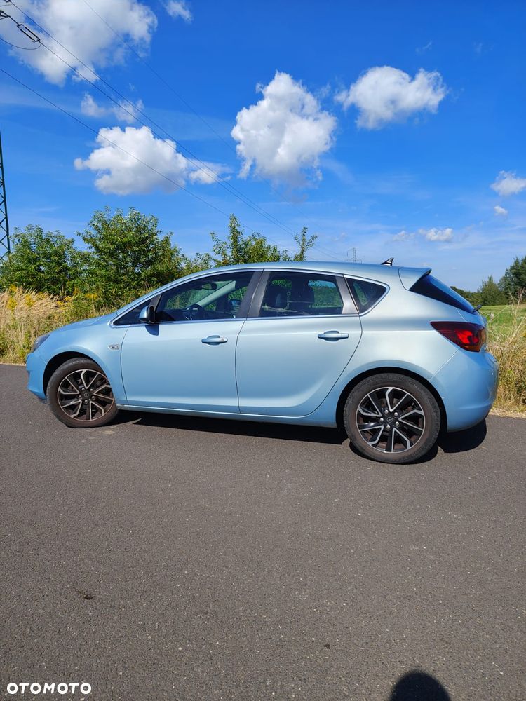 Opel Astra 1.7 CDTI DPF Cosmo - 3