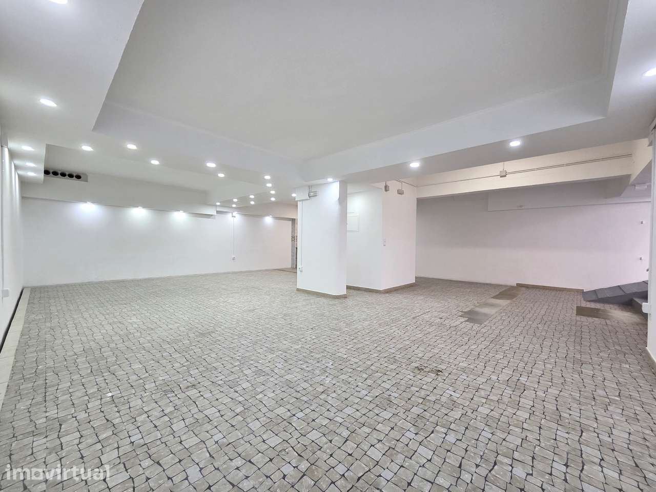 Alugo Espaço Comercial/ Armazém Sesimbra Vila - Grande imagem: 2/19