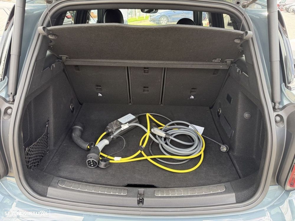 MINI Countryman Cooper SE ALL4 Auto - 17