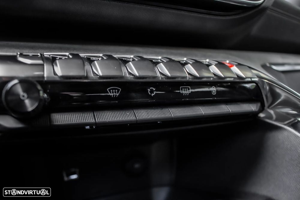 Peugeot 3008 1.6 Hybrid GT e-EAT8 - 24