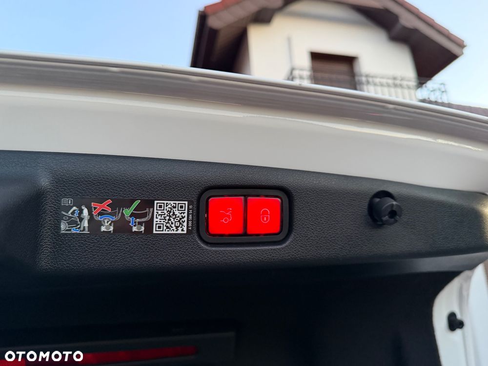 Mercedes-Benz Klasa E 220 d AMG - 18