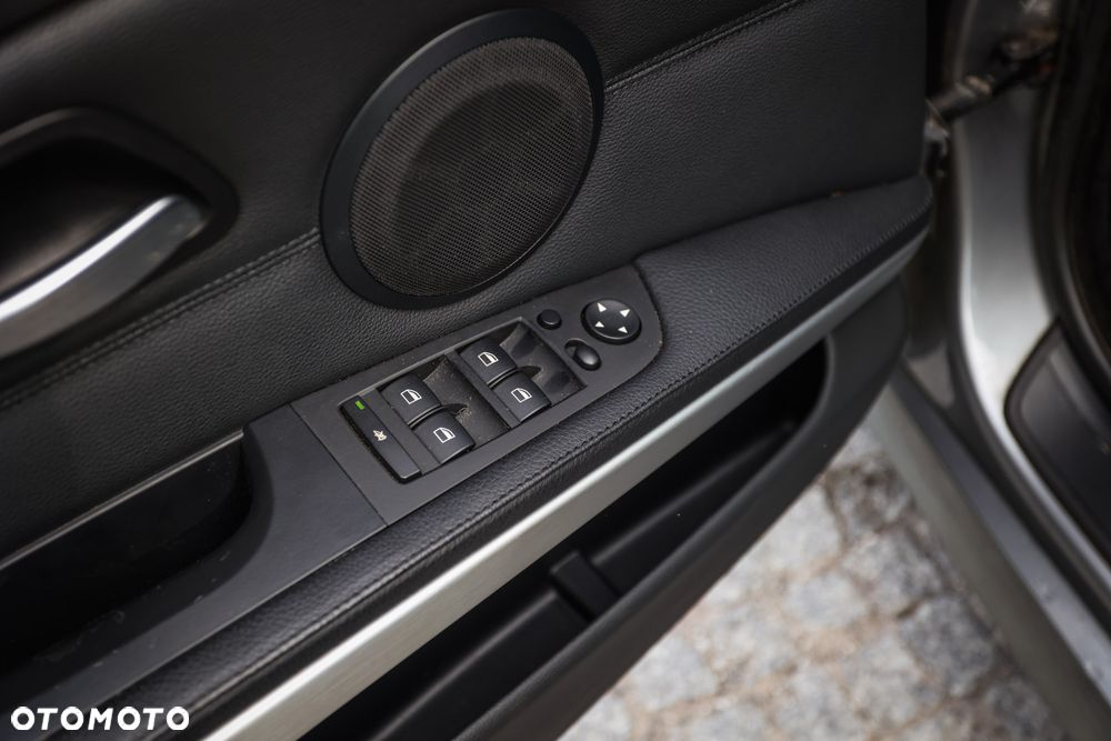 BMW Seria 3 320d xDrive DPF - 21