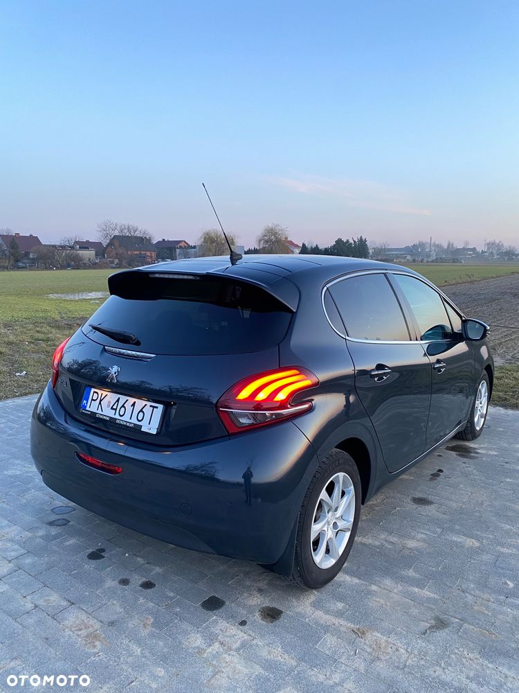 Peugeot 208 - 9