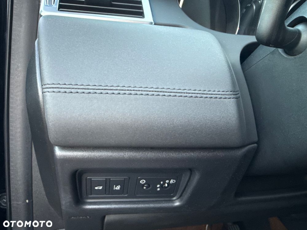 Land Rover Discovery Sport 2.0 D180 HSE - 19