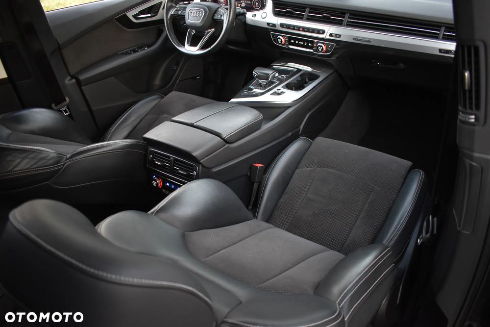 Audi Q7 - 11