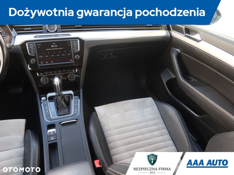 Volkswagen Passat - 10