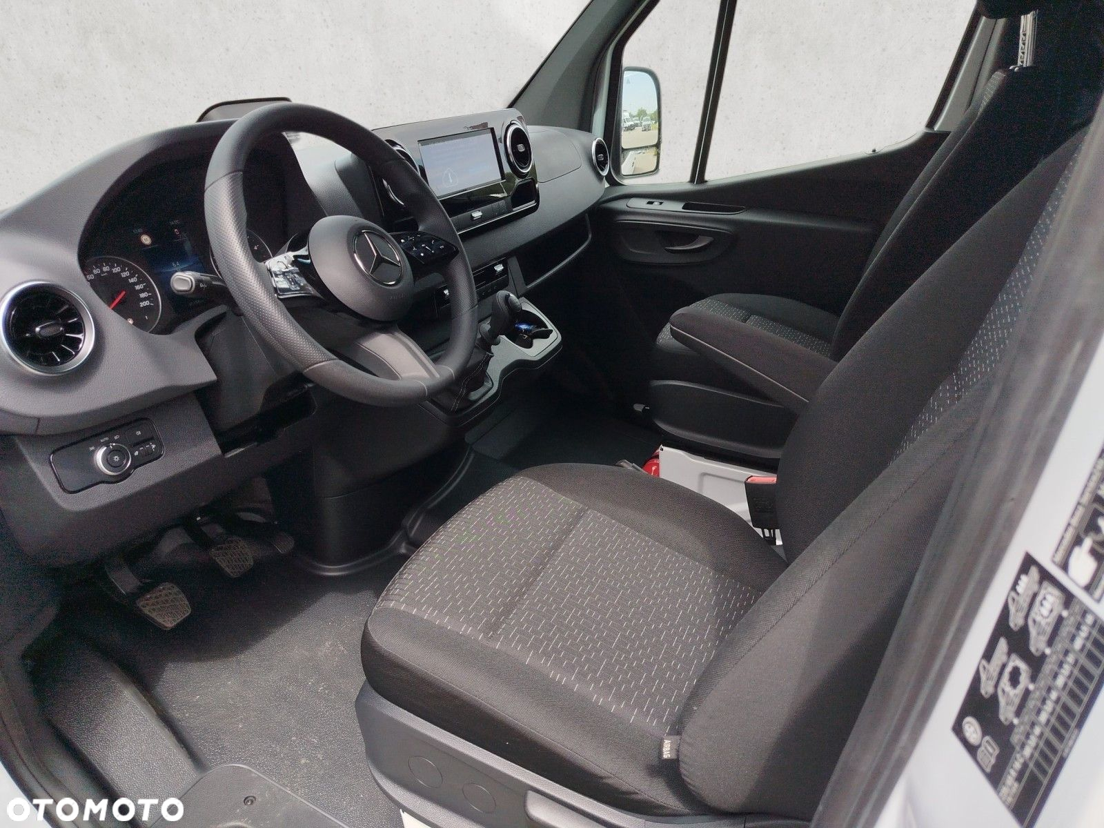 Mercedes-Benz Sprinter 319 CDI TOURER - 12