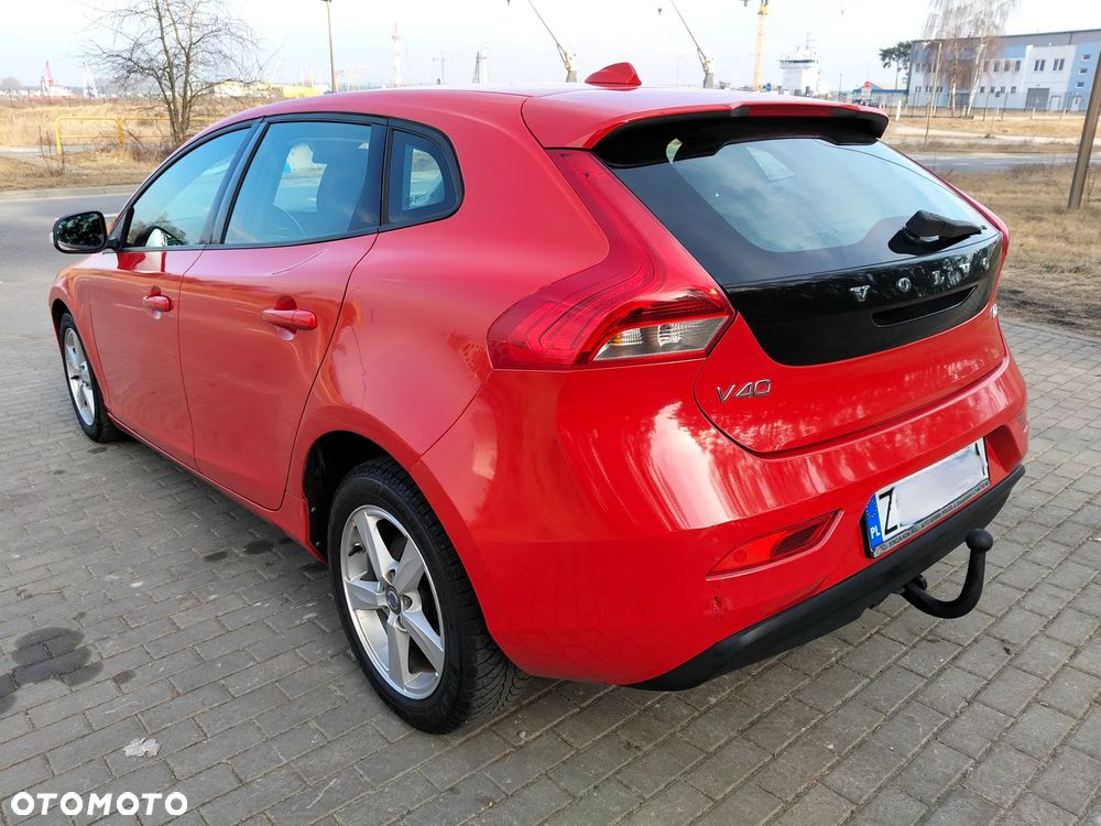 Volvo V40 D2 Momentum - 3