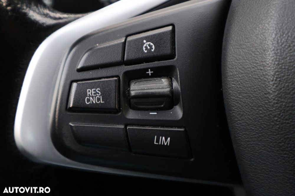 BMW X1 sDrive18d Aut. xLine - 24