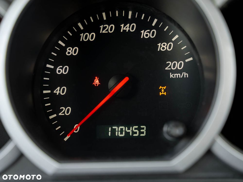 Suzuki Grand Vitara 2.0 Comfort + - 31