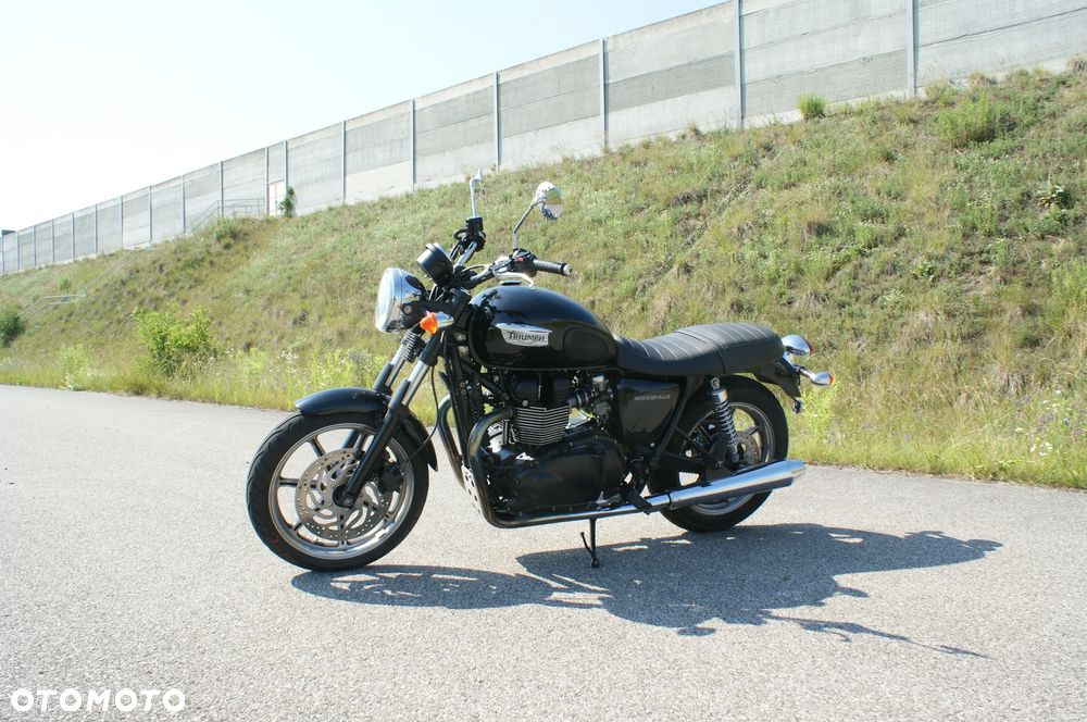 Triumph Bonneville - 5