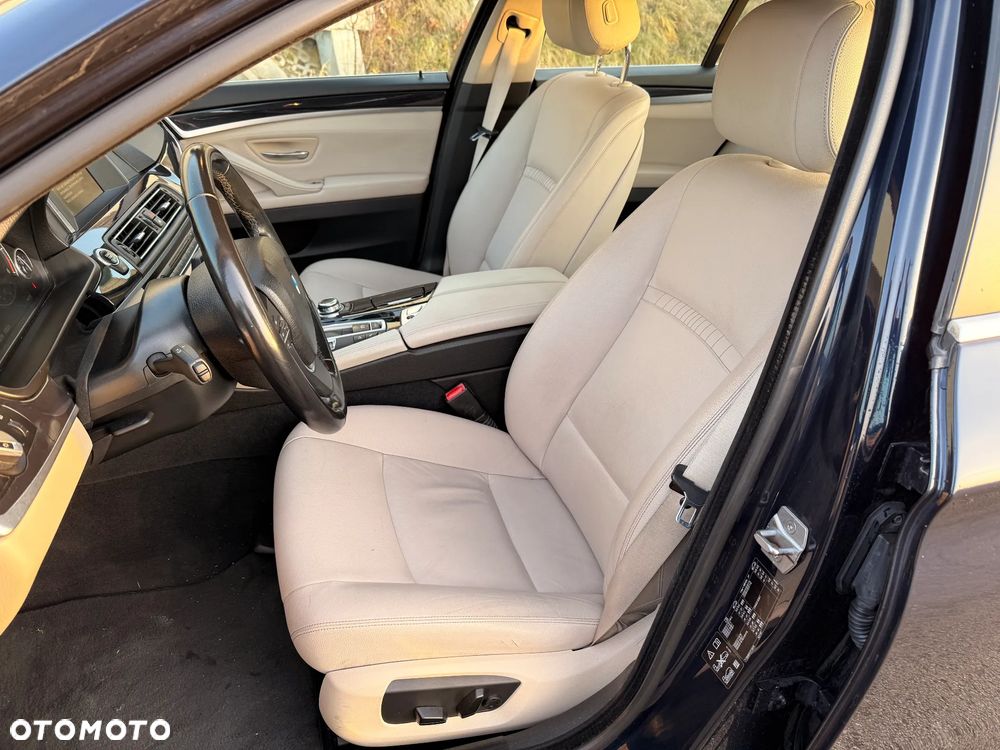 BMW Seria 5 525d - 15