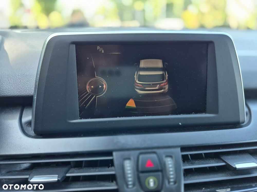 BMW Seria 2 216d Sport Line - 40