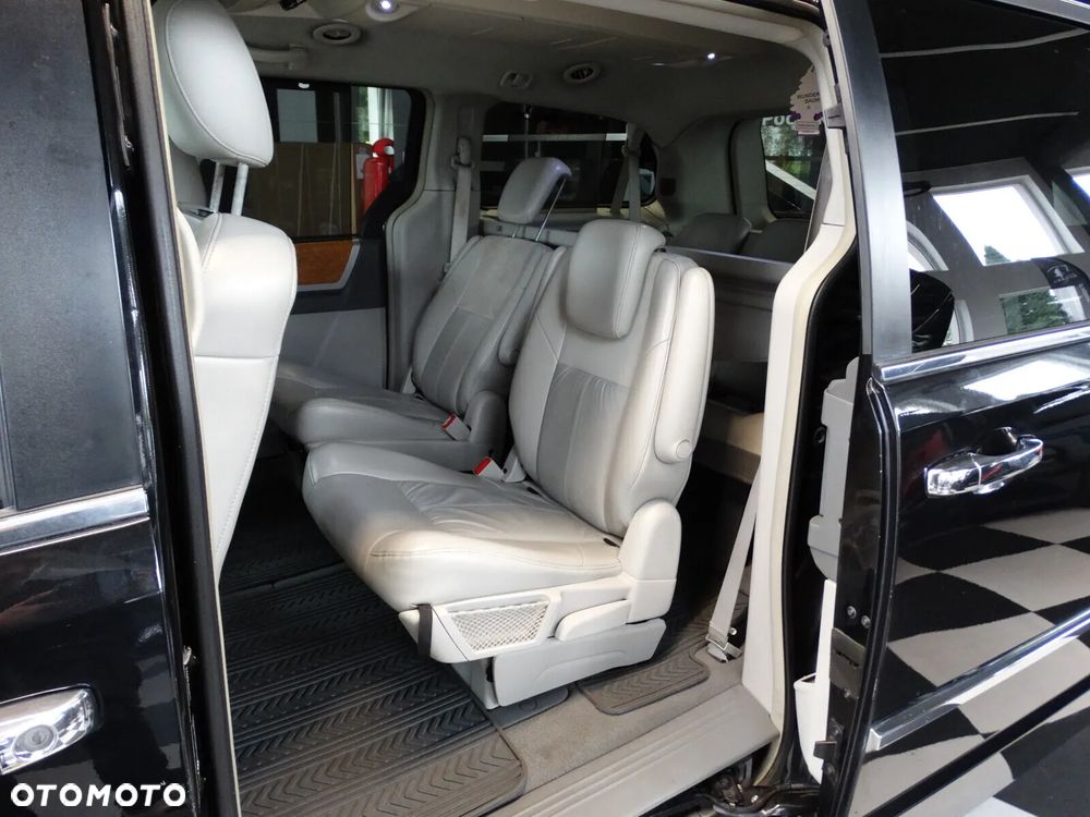 Chrysler Grand Voyager - 26