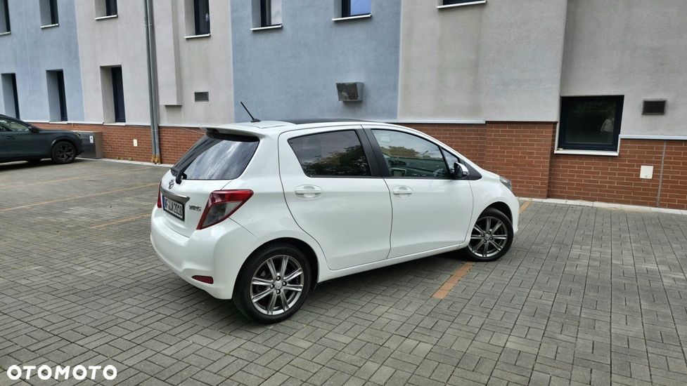 Toyota Yaris 1.33 Premium - 2