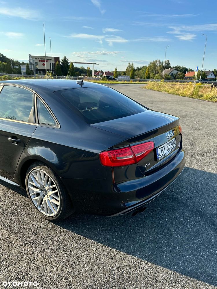 Audi A4 Limousine - 11
