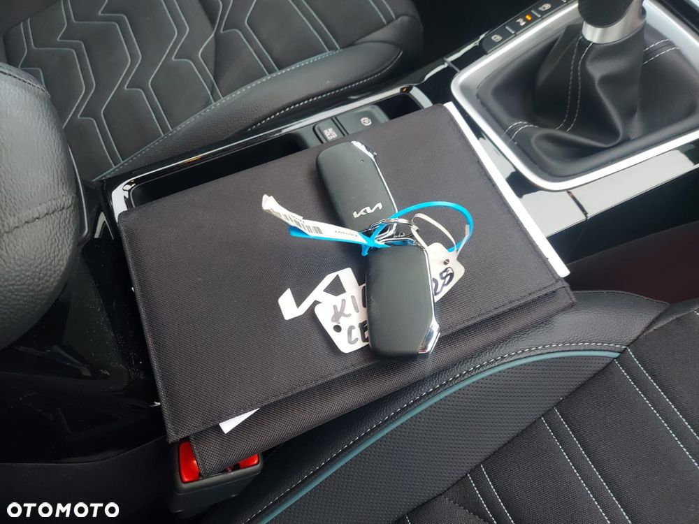 Kia Ceed 1.0 T-GDI OPF Edition 7 - 24