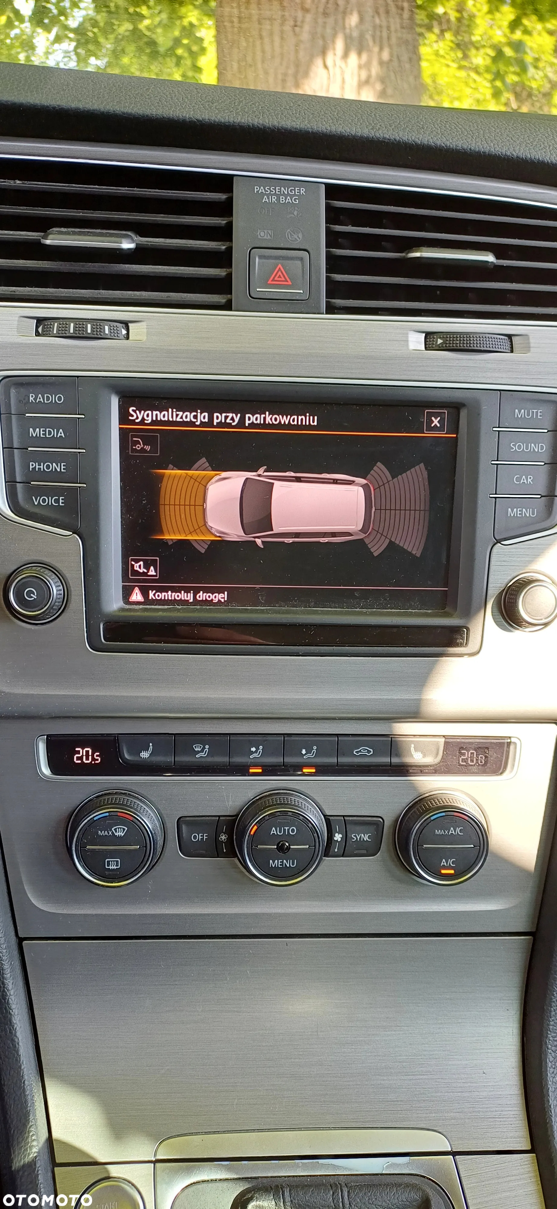 Volkswagen Golf - 34