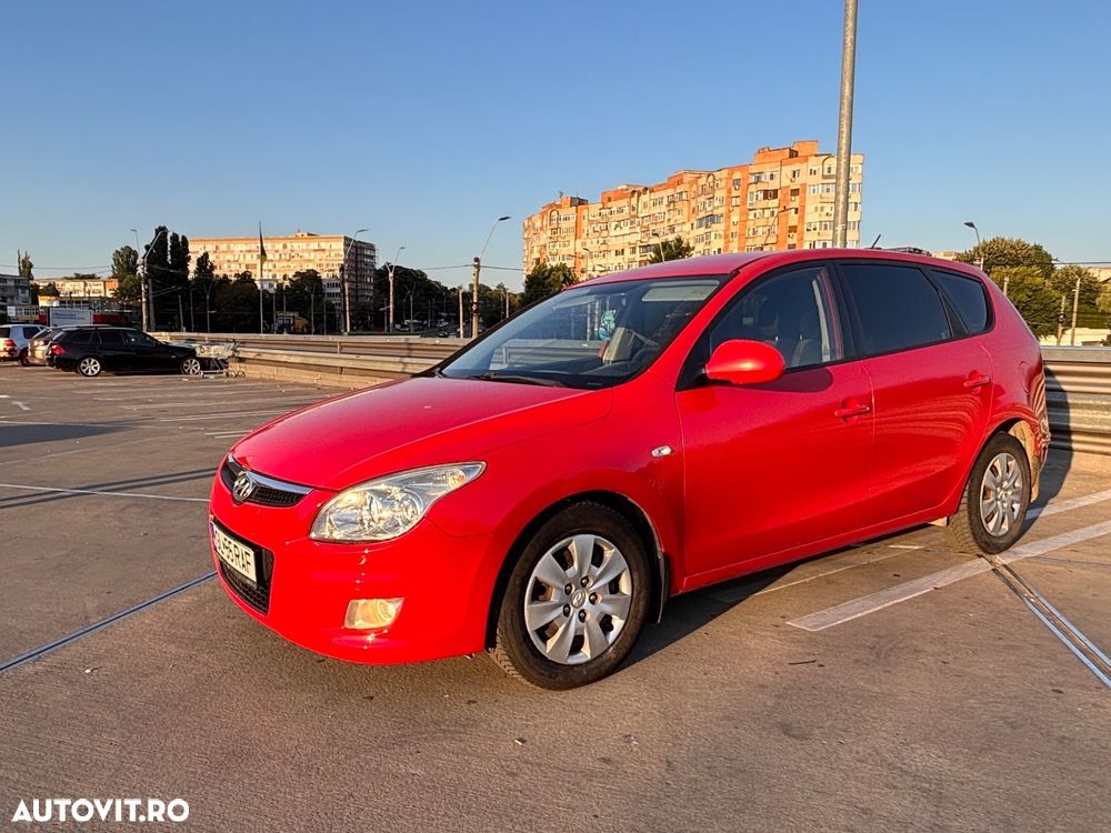 Hyundai i30 1.6 CRDi CLASSIC - 1