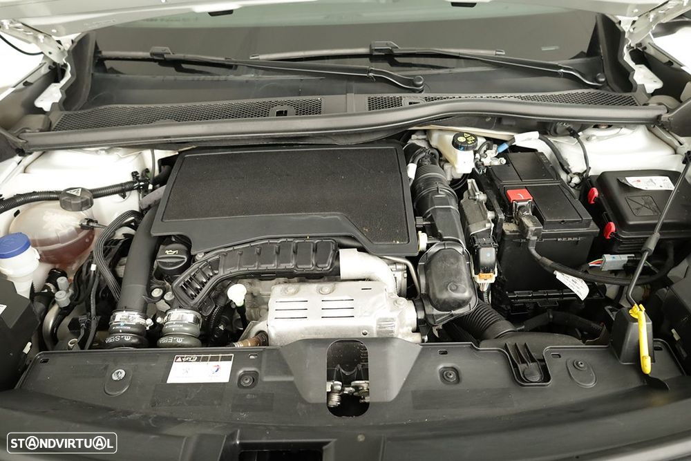 Peugeot 2008 1.2 PureTech GT EAT8 - 22