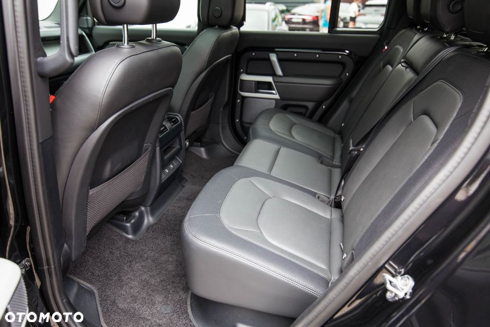 Land Rover Defender 3.0 D300 mHEV X-Dynamic HSE - 15