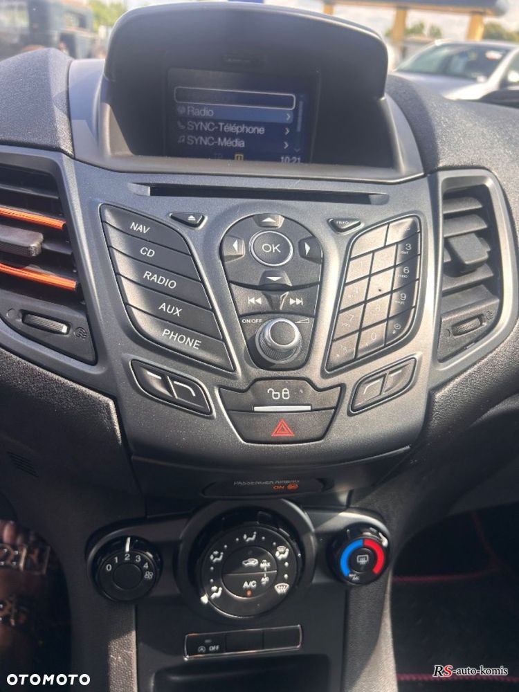 Ford Fiesta - 24