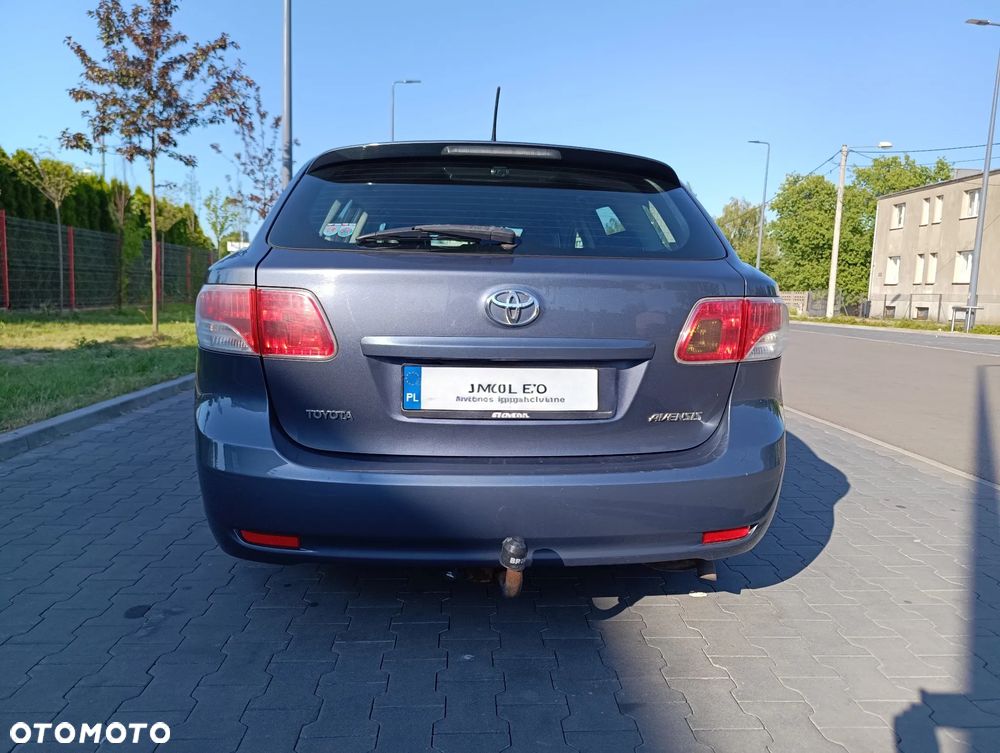 Toyota Avensis 1.8 Sol - 20