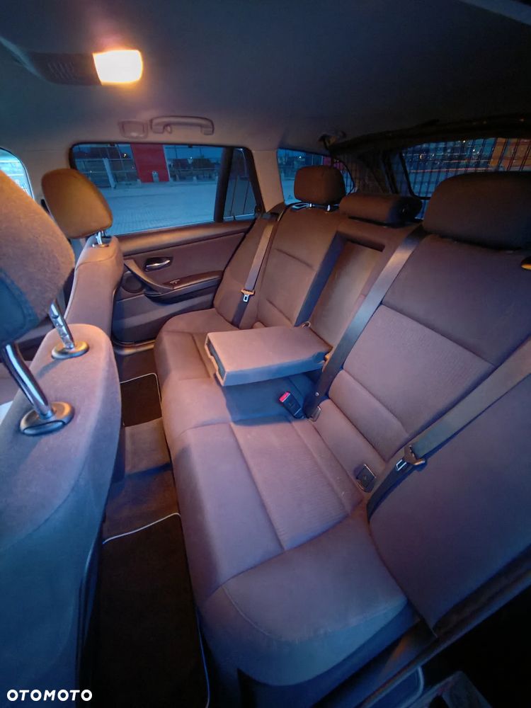 BMW Seria 3 318d - 19