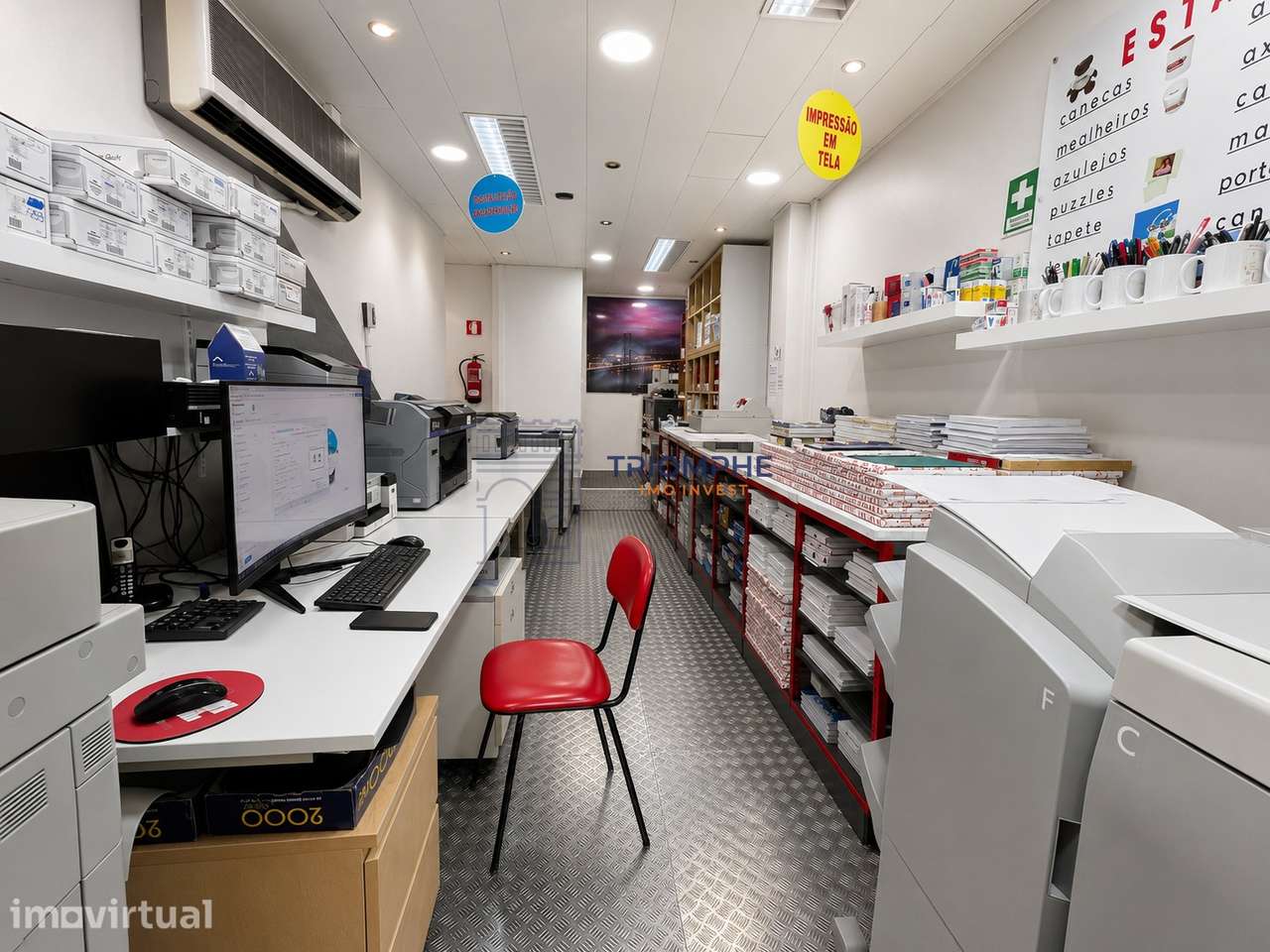 Loja Comercial com 201 m² no Centro de Algés - Grande imagem: 2/13