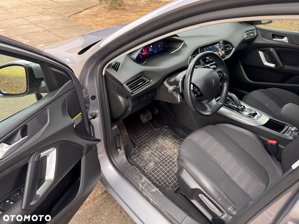 Peugeot 308 1.5 BlueHDi Allure S&S EAT8 - 27